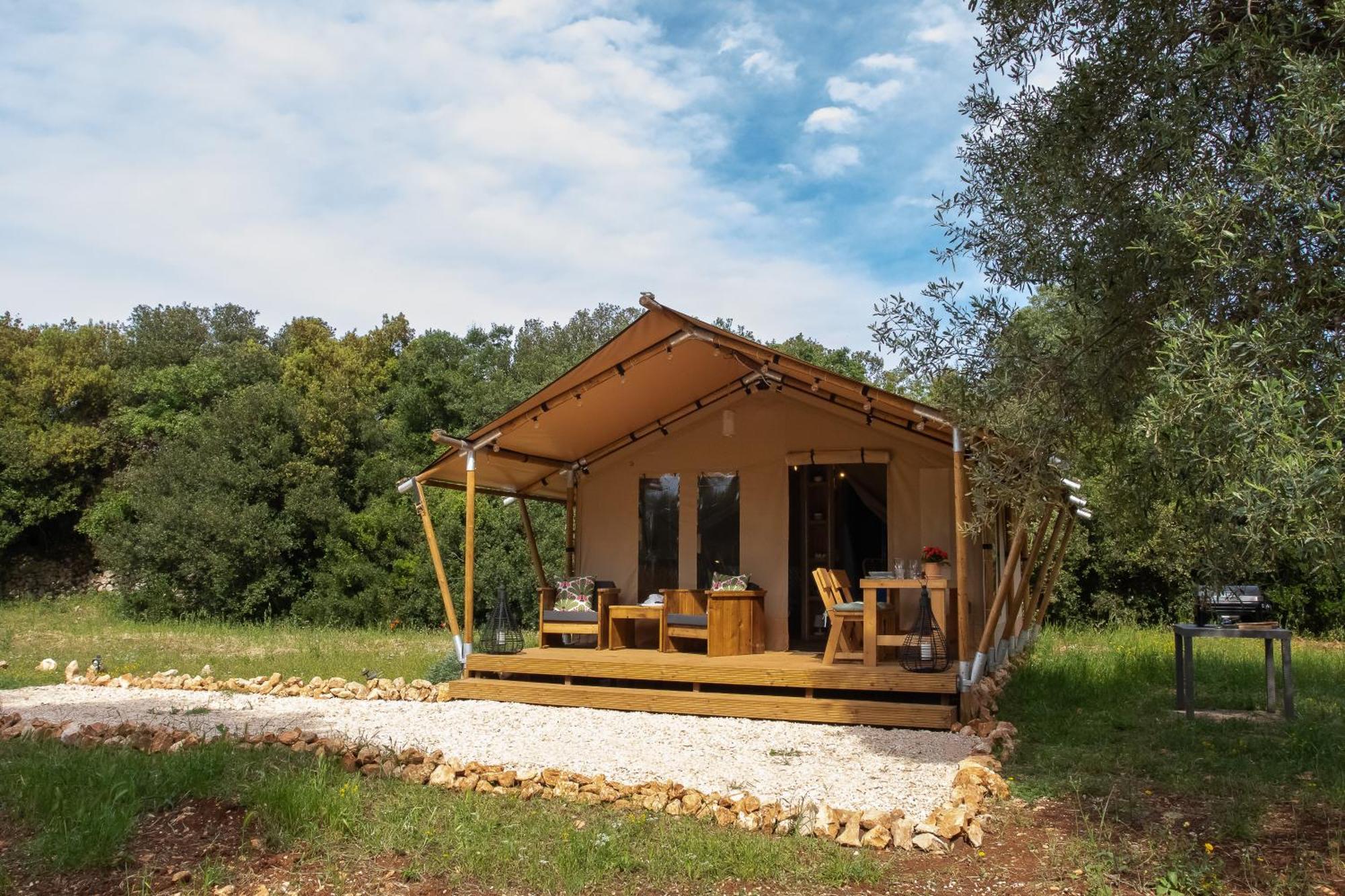 Domus Olea Glamping Hotel Ceglie Messapica Exterior photo