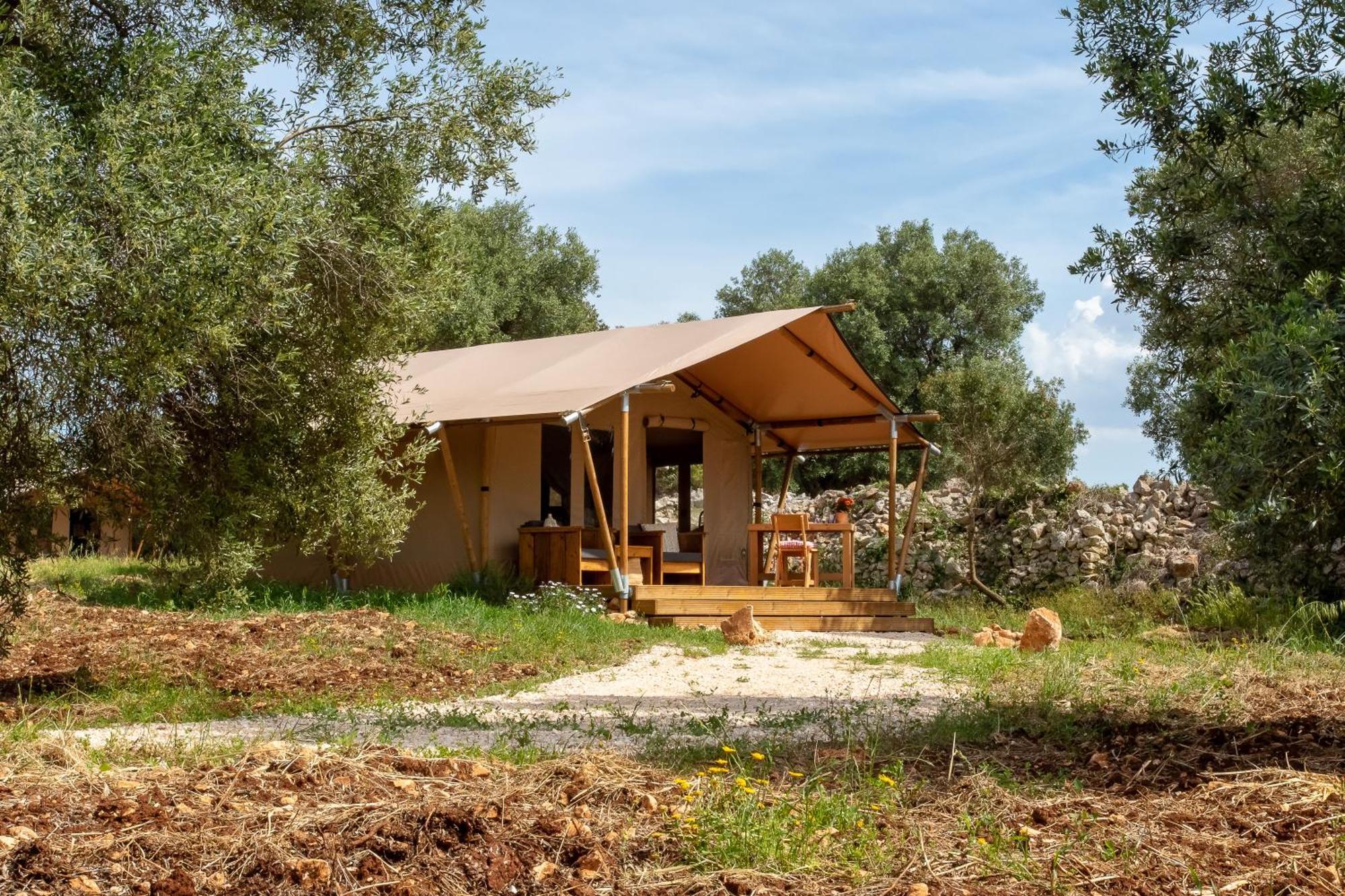 Domus Olea Glamping Hotel Ceglie Messapica Exterior photo